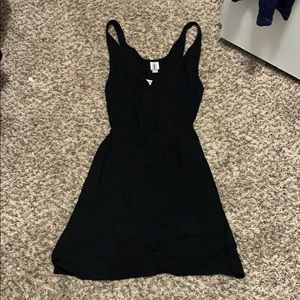 Women’s Xs black v-neck dress NWT!
